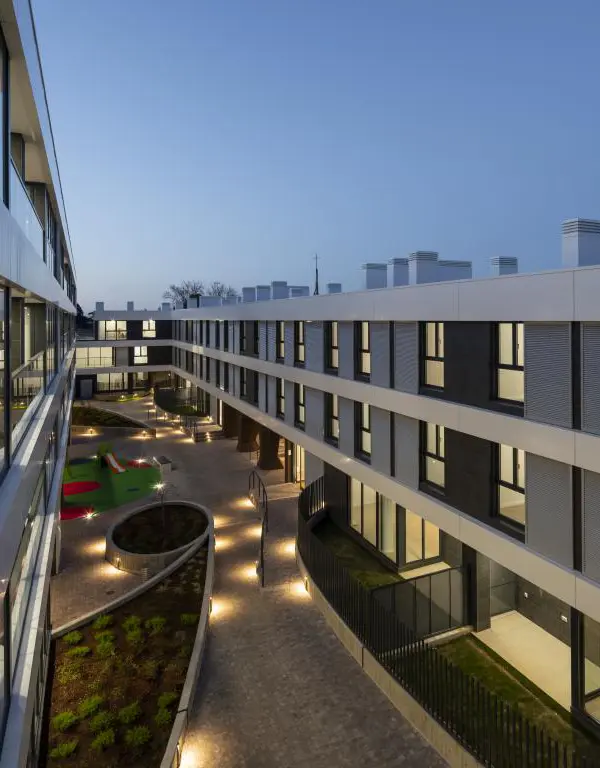 Sistema COR 60 ventanas y puertas abisagradas